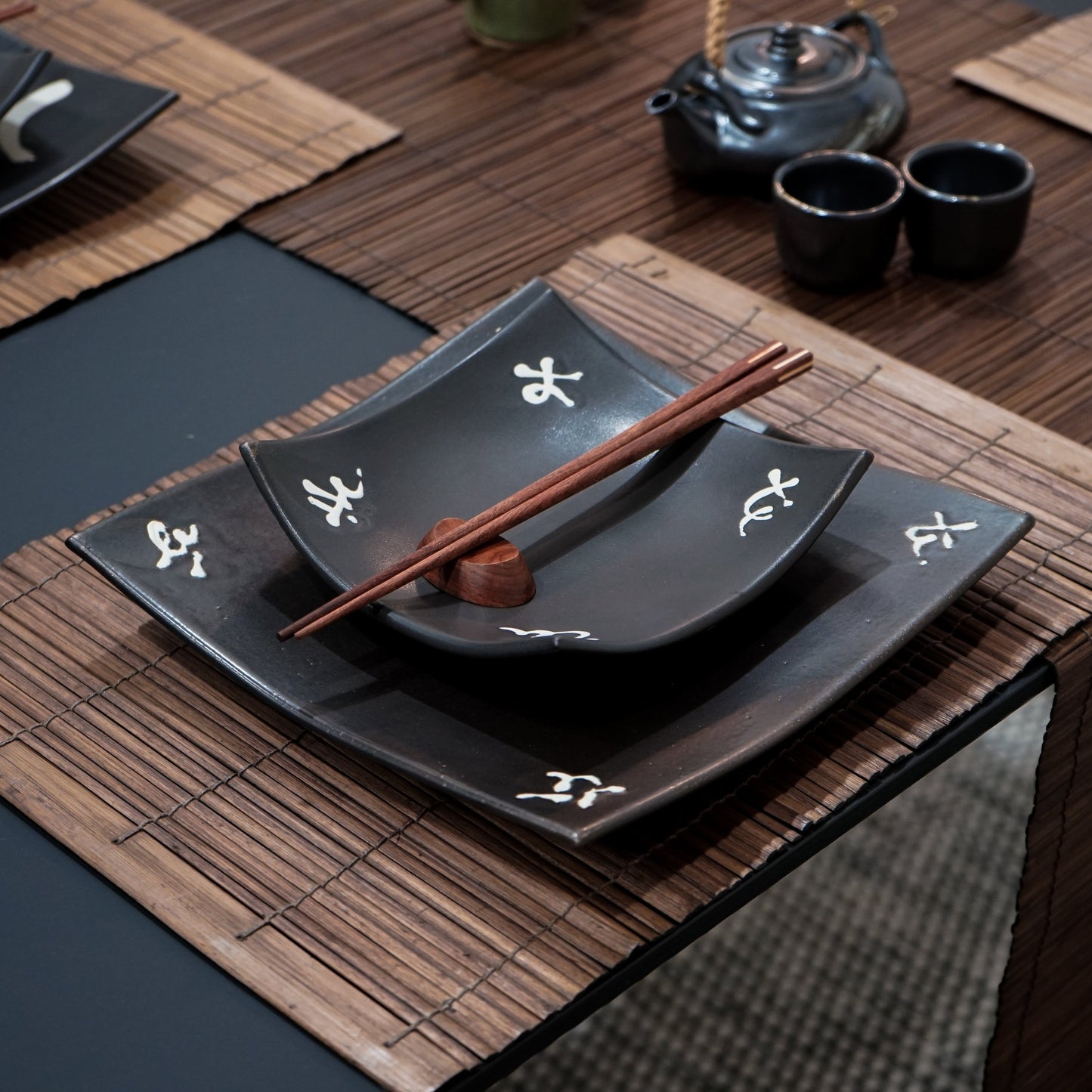 Black with Japanese Character Dinner Set